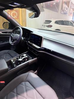 ڤۆڵکسواگن ئەتڵەس کرۆس سپۆرت